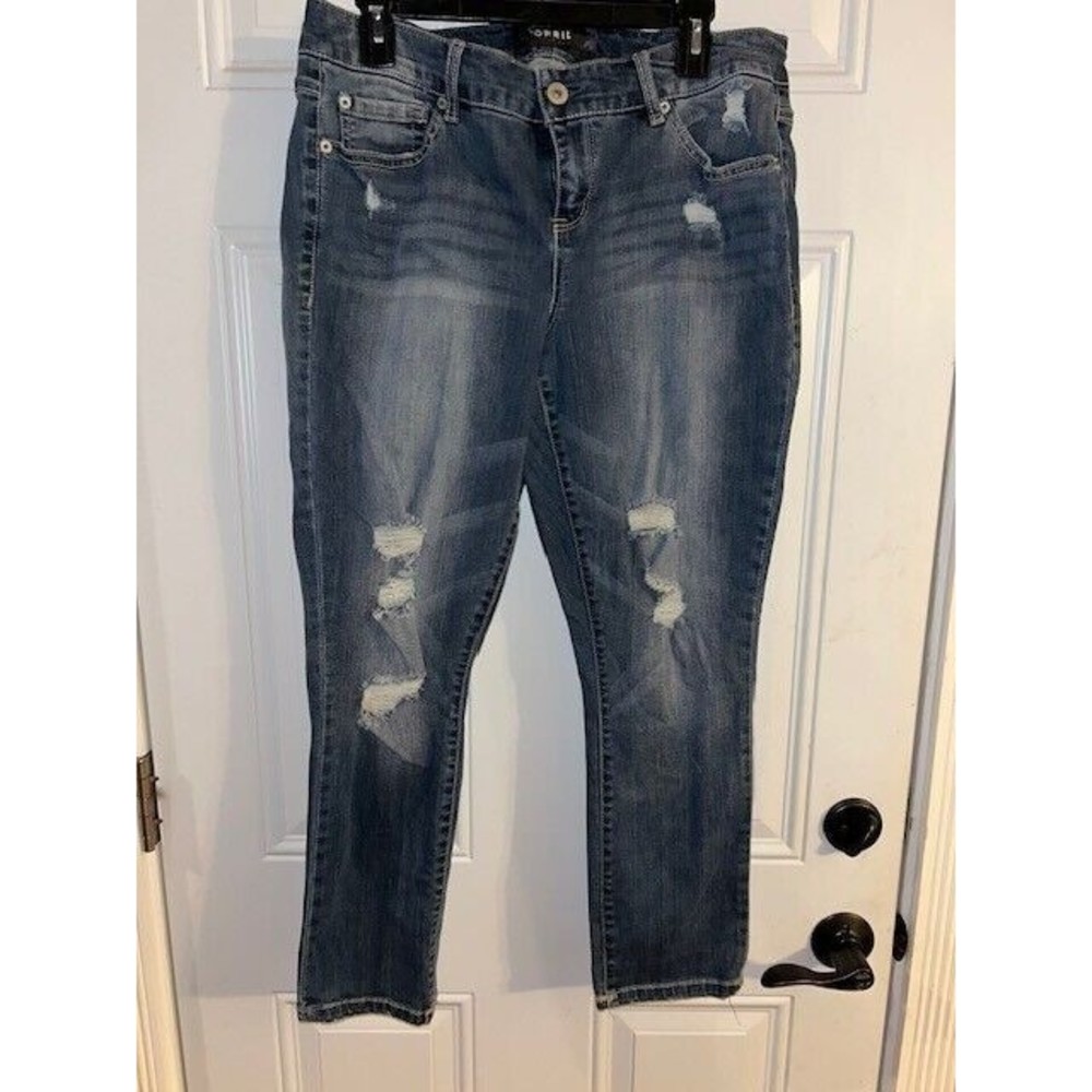 Torrid Jeans Womens Size 16 Premium Distressed Medium Wash Stretch Mid Rise EUC